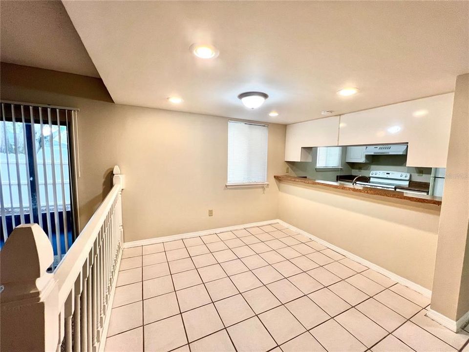 待售: $159,000 (2 贝兹, 2 浴室, 1185 平方英尺)