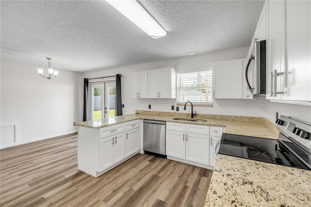 For Sale: $319,900 (3 beds, 2 baths, 1500 Square Feet)