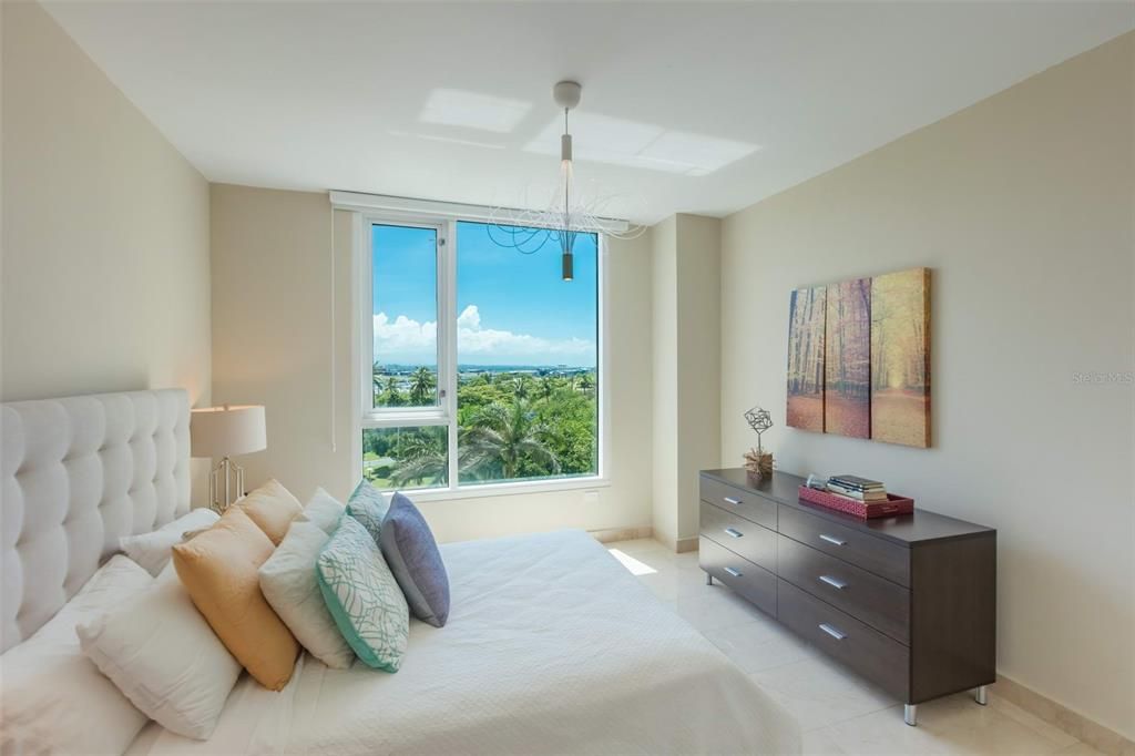 На продажу: $3,150,000 (4 спален, 2 ванн, 2768 Квадратных фут)