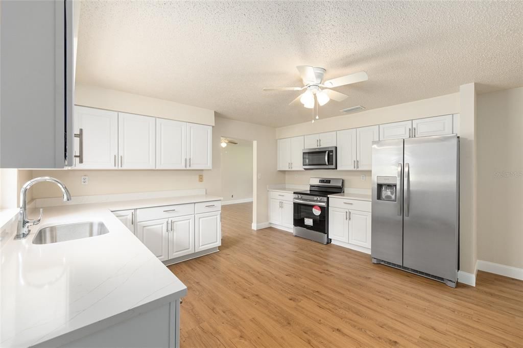 Activo con contrato: $295,000 (3 camas, 1 baños, 1540 Pies cuadrados)