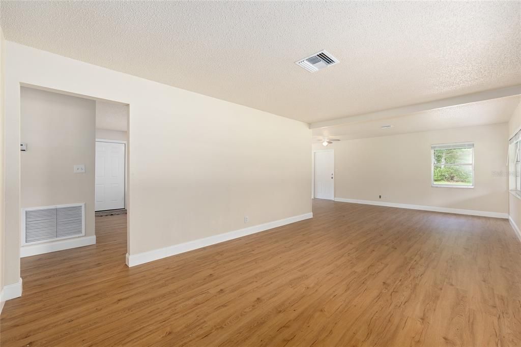 Activo con contrato: $295,000 (3 camas, 1 baños, 1540 Pies cuadrados)