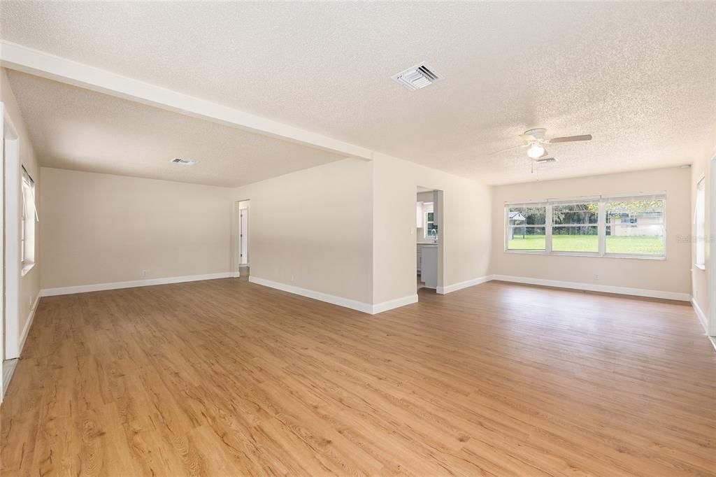 Activo con contrato: $295,000 (3 camas, 1 baños, 1540 Pies cuadrados)