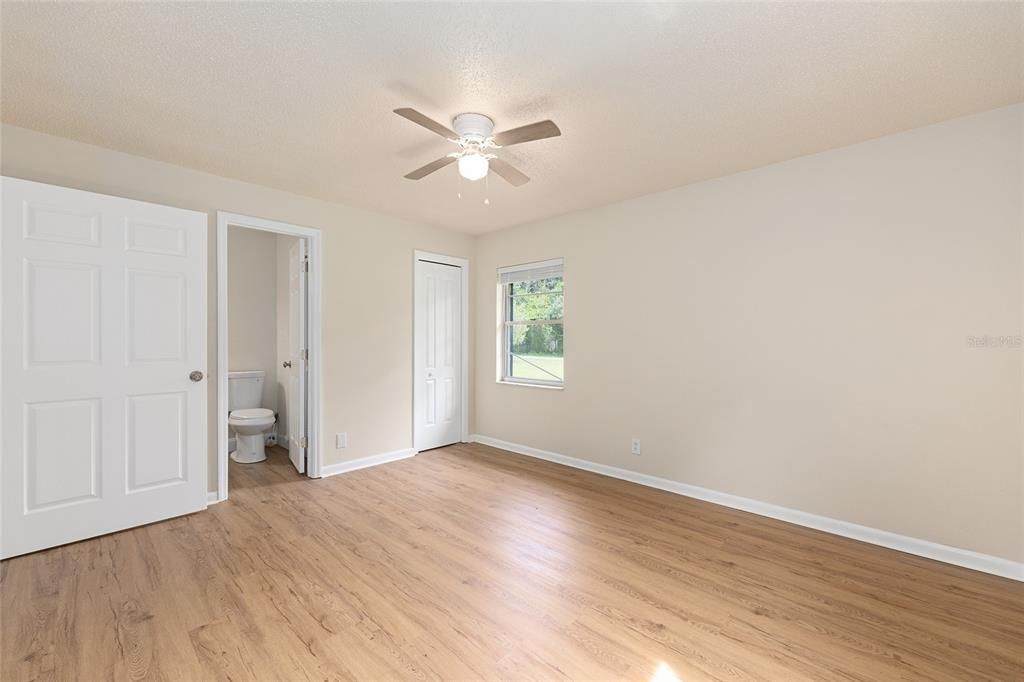 Activo con contrato: $295,000 (3 camas, 1 baños, 1540 Pies cuadrados)