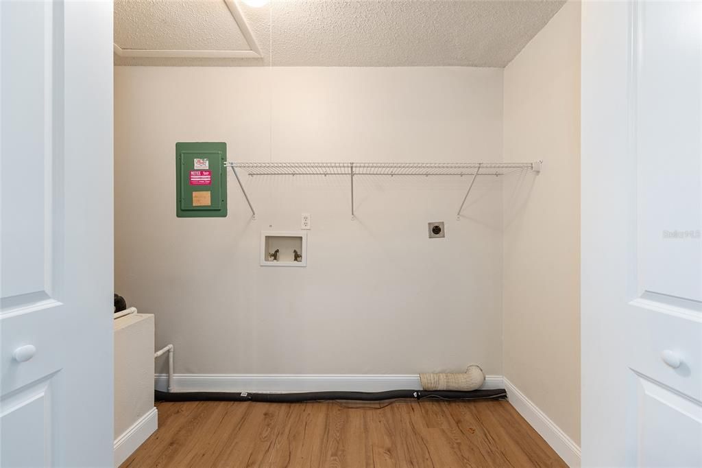 Activo con contrato: $295,000 (3 camas, 1 baños, 1540 Pies cuadrados)