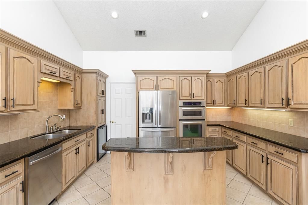 待售: $1,140,000 (4 贝兹, 3 浴室, 3100 平方英尺)