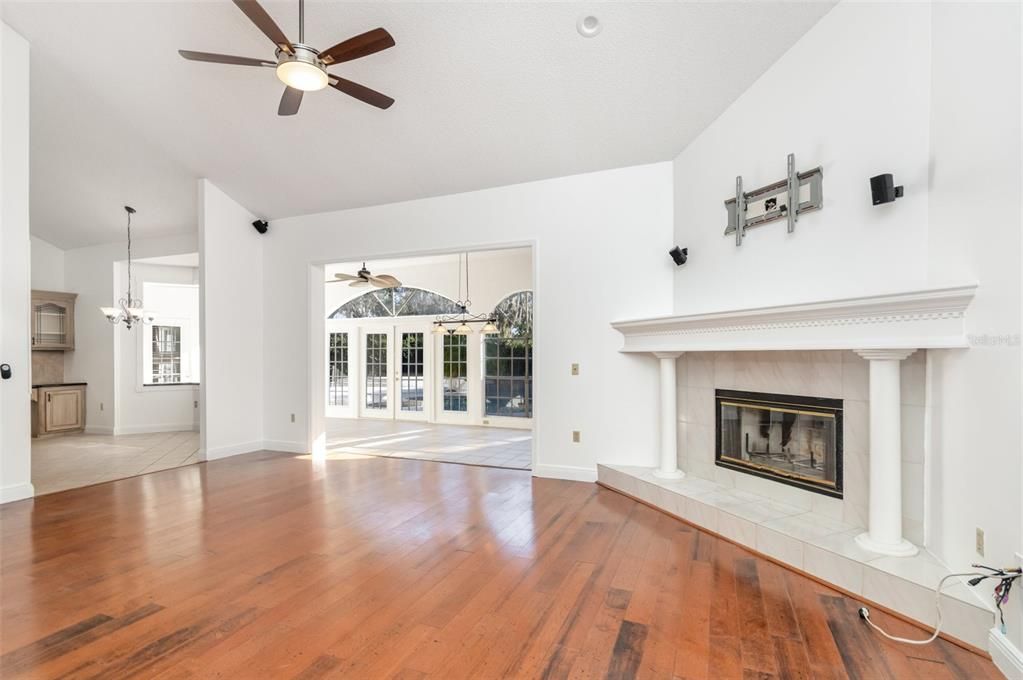 待售: $1,140,000 (4 贝兹, 3 浴室, 3100 平方英尺)