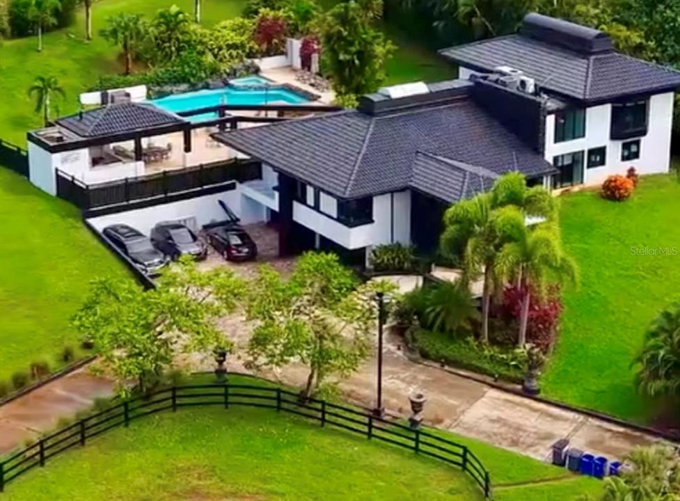 待售: $2,500,000 (6 贝兹, 5 浴室, 4535 平方英尺)