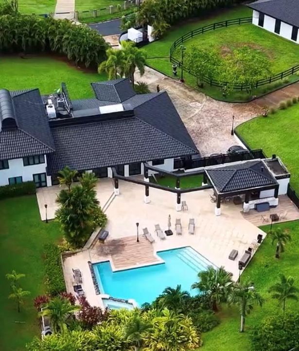 待售: $2,500,000 (6 贝兹, 5 浴室, 4535 平方英尺)