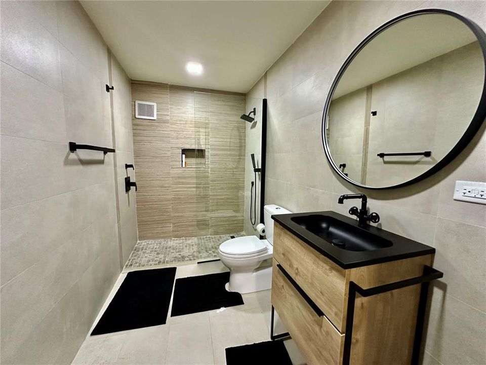 待售: $2,500,000 (6 贝兹, 5 浴室, 4535 平方英尺)