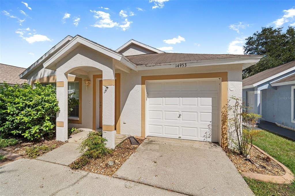 合同活跃: $280,000 (3 贝兹, 2 浴室, 1059 平方英尺)