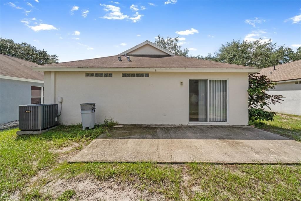 合同活跃: $280,000 (3 贝兹, 2 浴室, 1059 平方英尺)