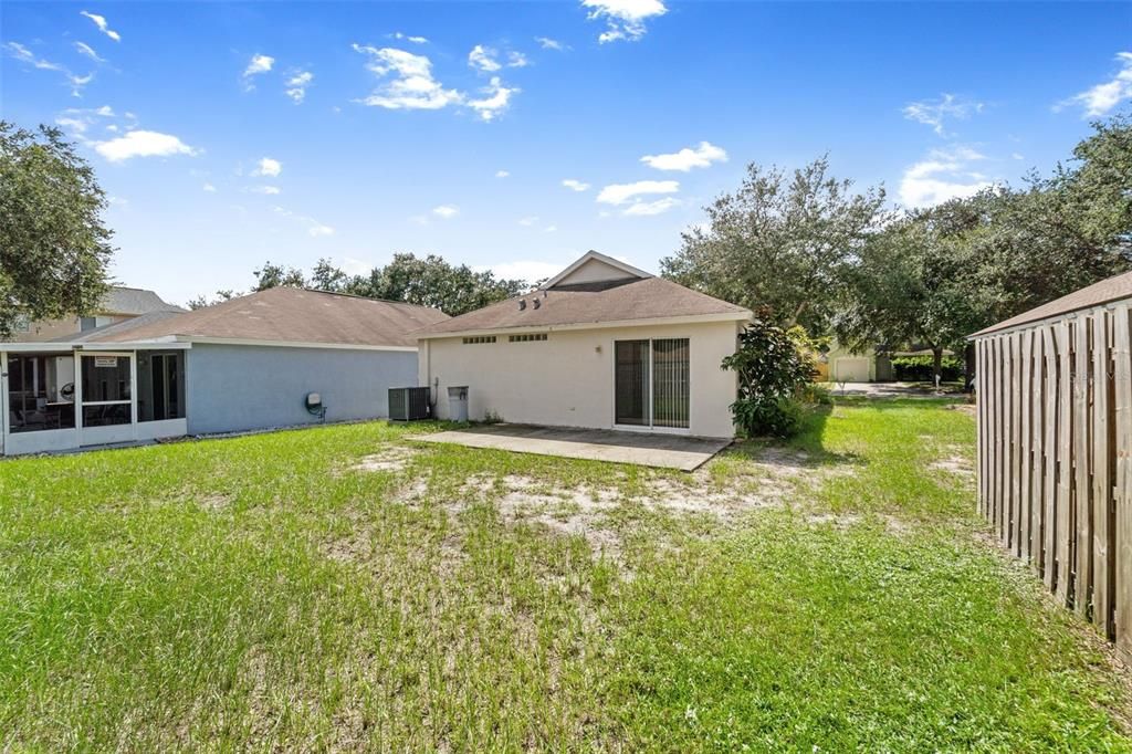 合同活跃: $280,000 (3 贝兹, 2 浴室, 1059 平方英尺)