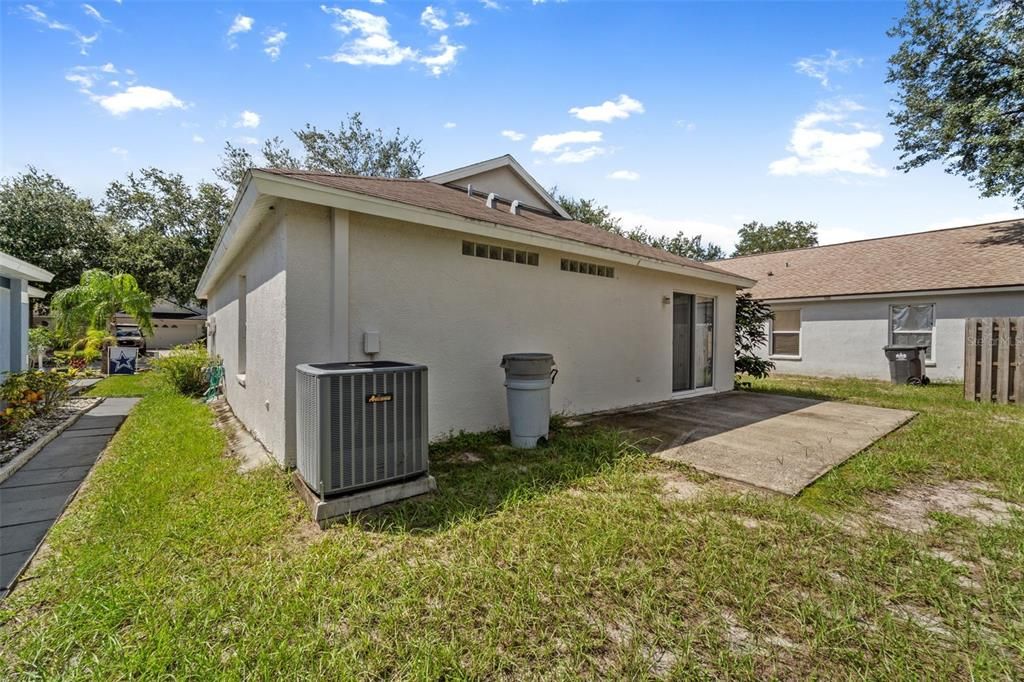 合同活跃: $280,000 (3 贝兹, 2 浴室, 1059 平方英尺)