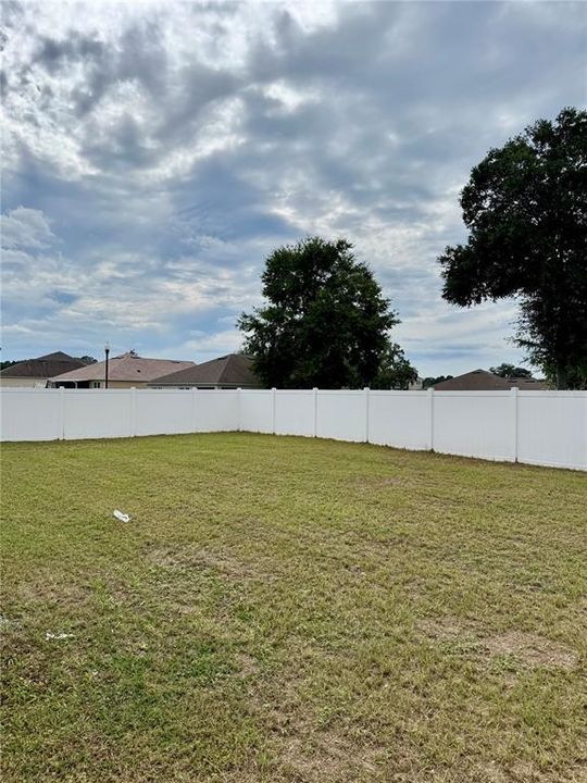 待售: $288,000 (4 贝兹, 2 浴室, 1828 平方英尺)