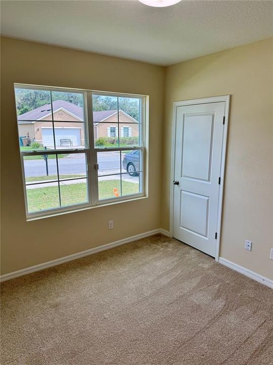 待售: $288,000 (4 贝兹, 2 浴室, 1828 平方英尺)