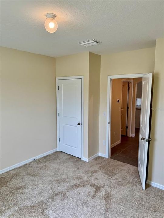 待售: $288,000 (4 贝兹, 2 浴室, 1828 平方英尺)