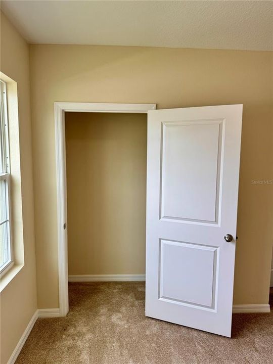 待售: $288,000 (4 贝兹, 2 浴室, 1828 平方英尺)