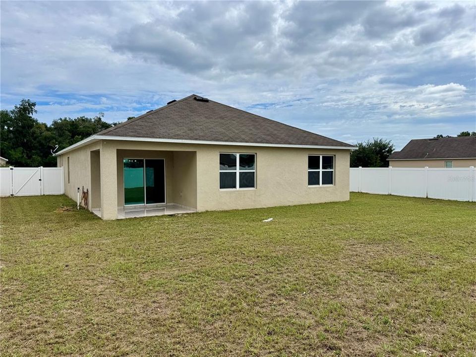 待售: $288,000 (4 贝兹, 2 浴室, 1828 平方英尺)