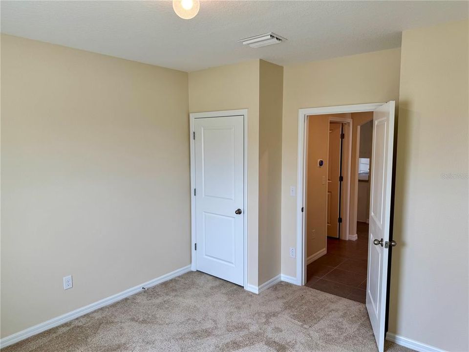 待售: $288,000 (4 贝兹, 2 浴室, 1828 平方英尺)