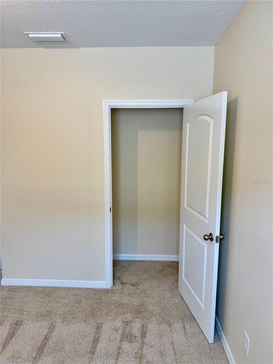 待售: $288,000 (4 贝兹, 2 浴室, 1828 平方英尺)