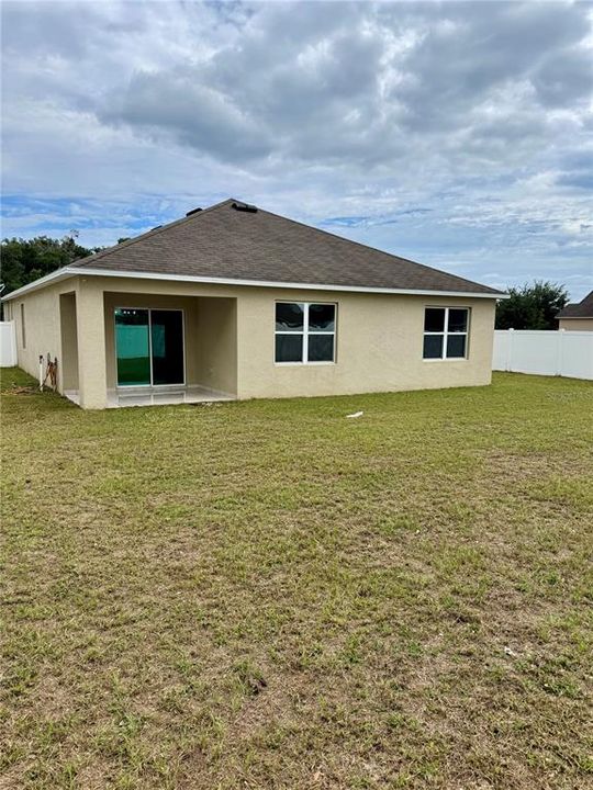 待售: $288,000 (4 贝兹, 2 浴室, 1828 平方英尺)