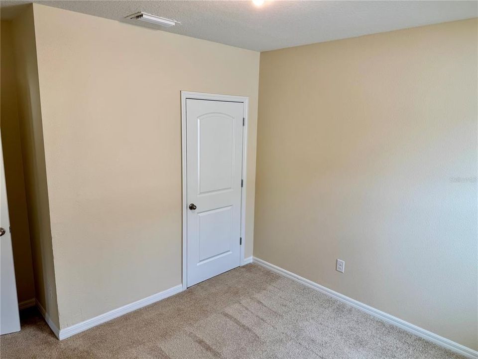 待售: $288,000 (4 贝兹, 2 浴室, 1828 平方英尺)