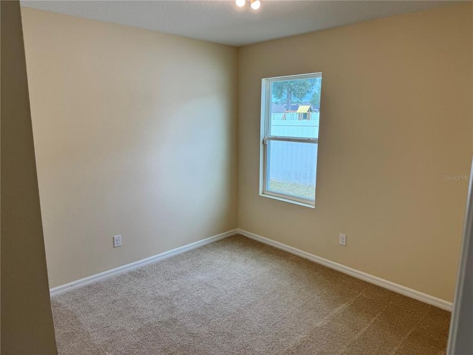 待售: $288,000 (4 贝兹, 2 浴室, 1828 平方英尺)