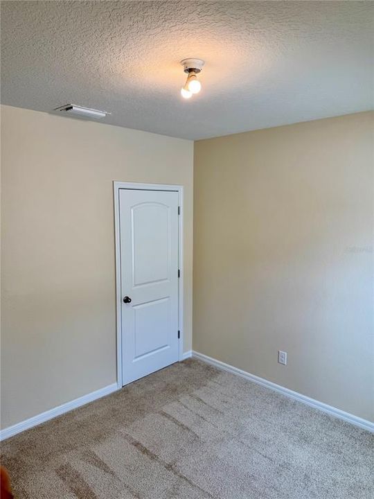 待售: $288,000 (4 贝兹, 2 浴室, 1828 平方英尺)