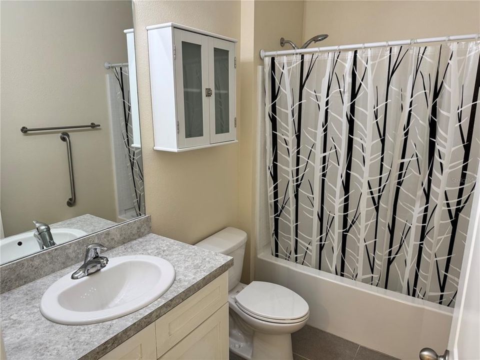 待售: $288,000 (4 贝兹, 2 浴室, 1828 平方英尺)