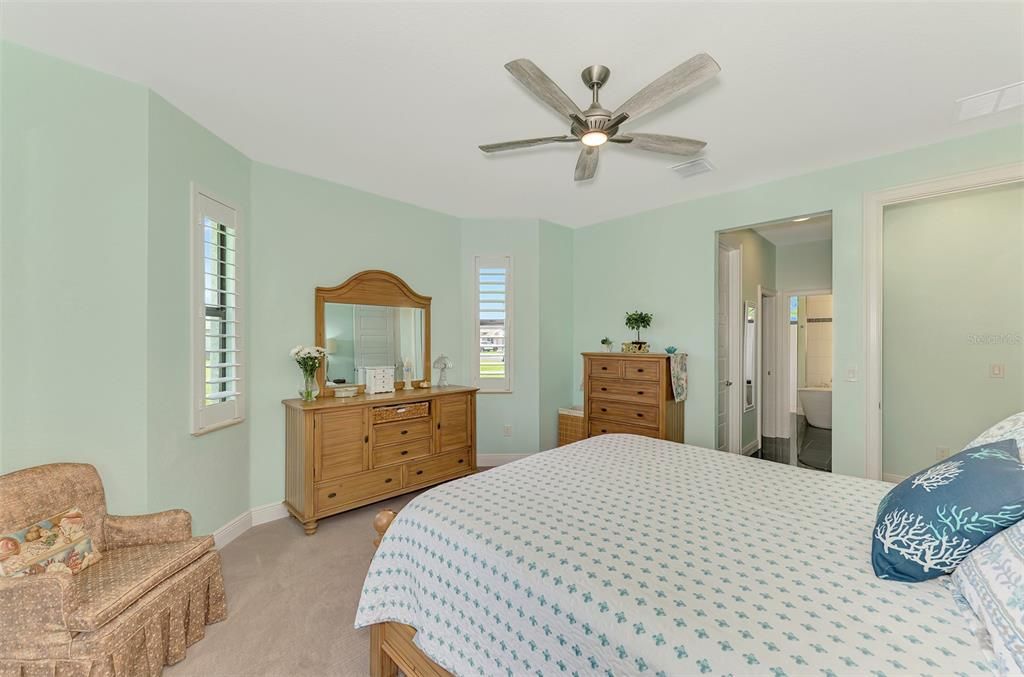 Active With Contract: $579,000 (3 beds, 2 baths, 1877 Square Feet)