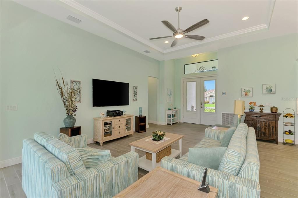 Active With Contract: $579,000 (3 beds, 2 baths, 1877 Square Feet)