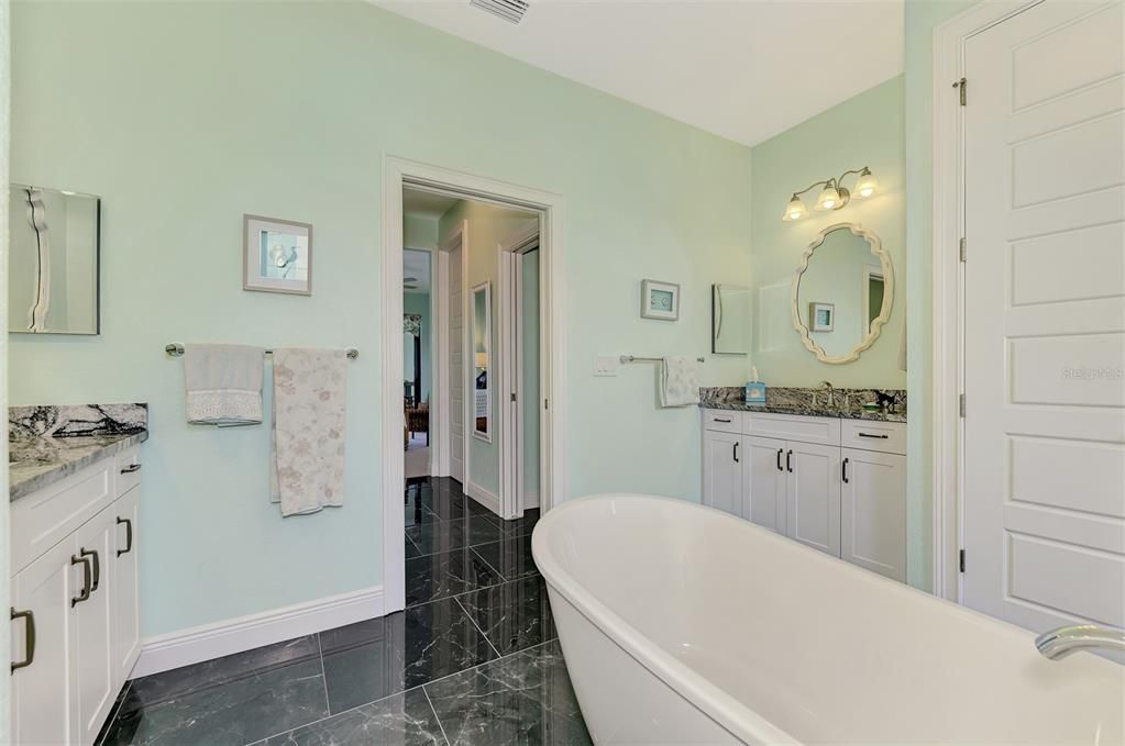 Active With Contract: $579,000 (3 beds, 2 baths, 1877 Square Feet)