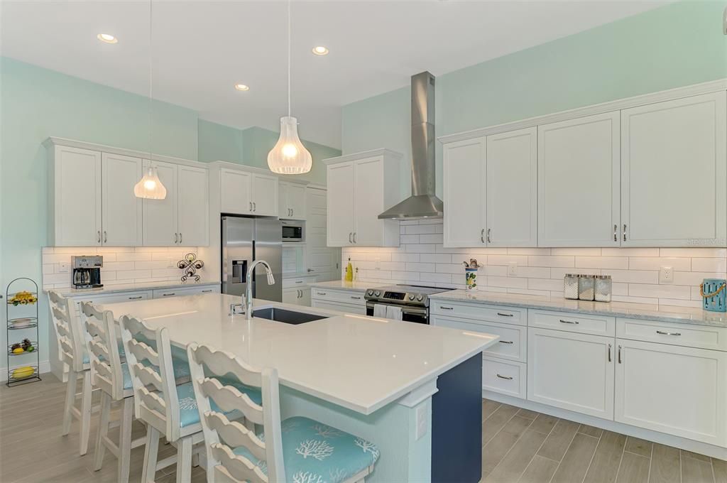 Active With Contract: $579,000 (3 beds, 2 baths, 1877 Square Feet)