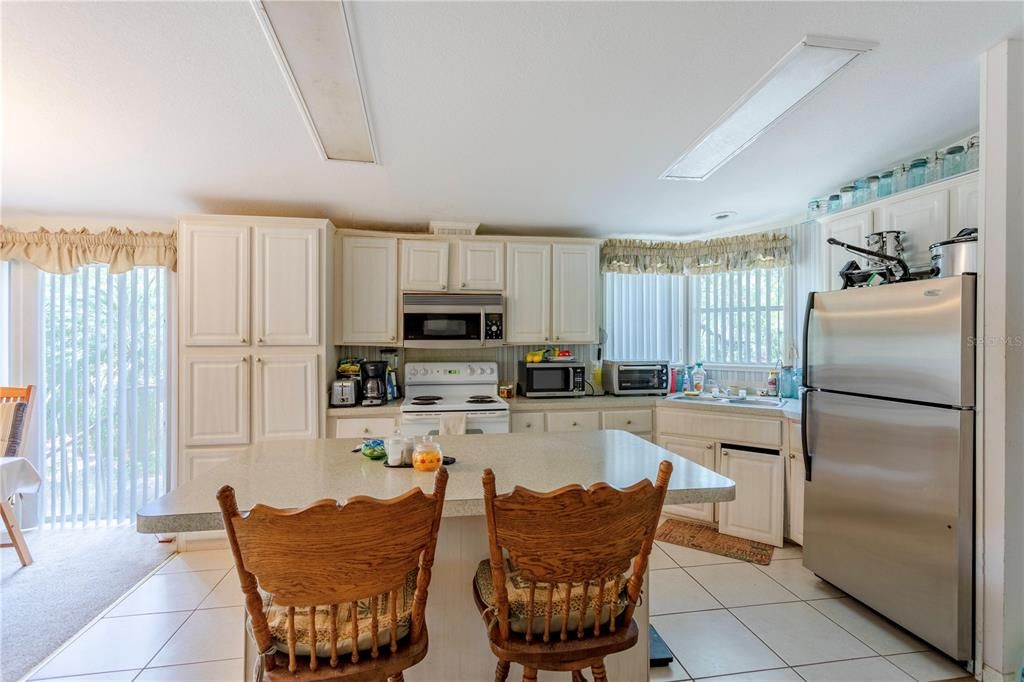 For Sale: $415,000 (3 beds, 2 baths, 1604 Square Feet)