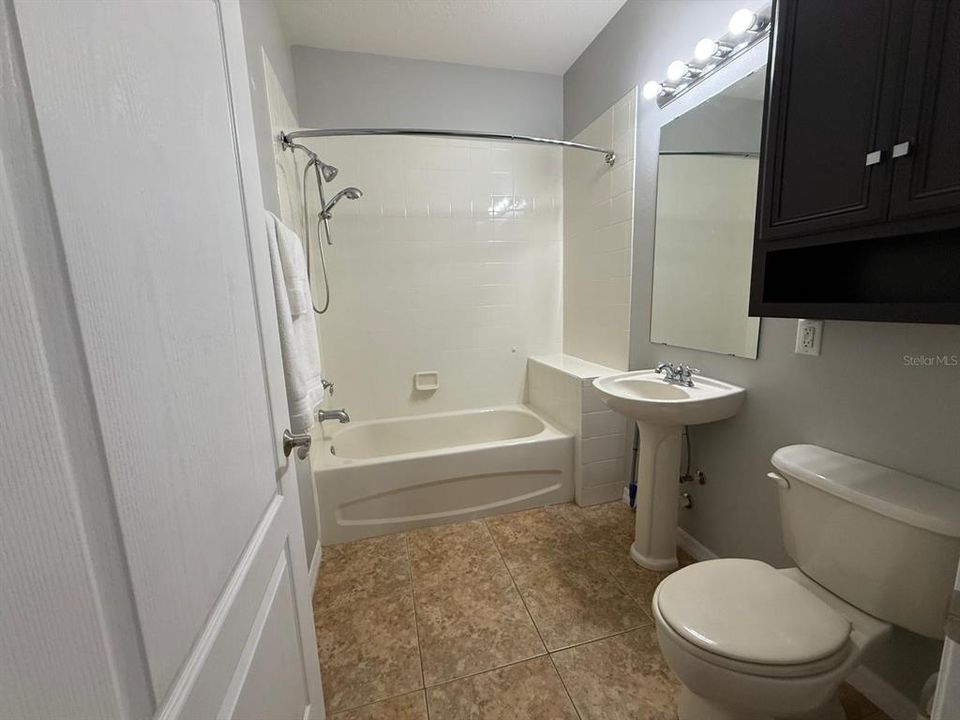 Active With Contract: $249,000 (2 beds, 2 baths, 1249 Square Feet)