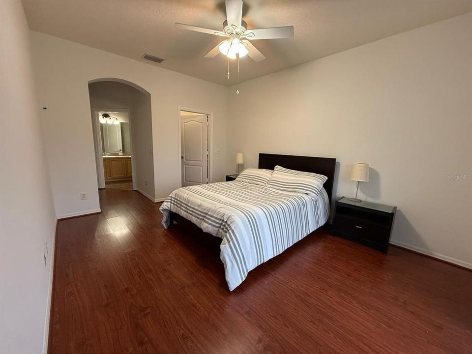 Active With Contract: $249,000 (2 beds, 2 baths, 1249 Square Feet)