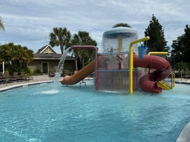 Active With Contract: $249,000 (2 beds, 2 baths, 1249 Square Feet)