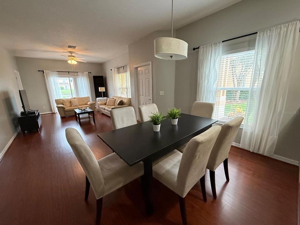 Active With Contract: $249,000 (2 beds, 2 baths, 1249 Square Feet)