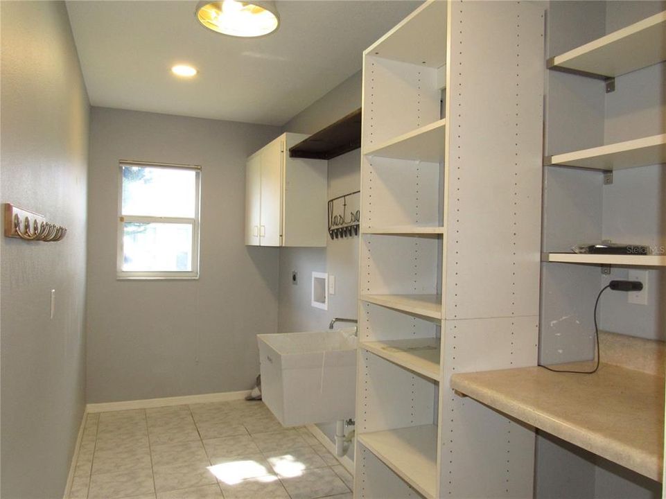 En Venta: $424,900 (3 camas, 2 baños, 2145 Pies cuadrados)