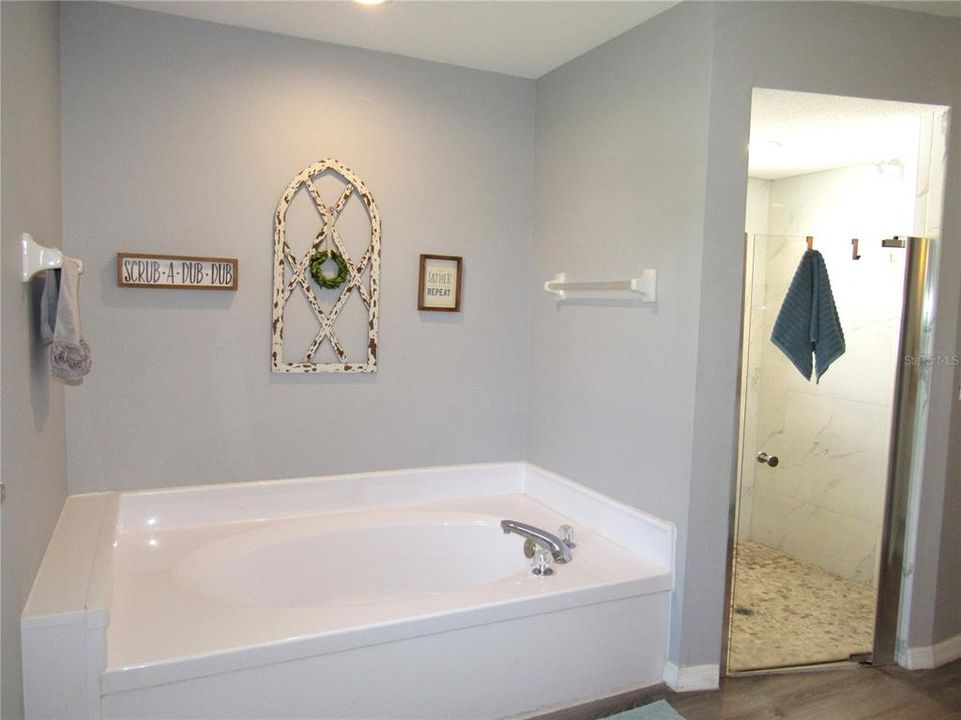 En Venta: $424,900 (3 camas, 2 baños, 2145 Pies cuadrados)