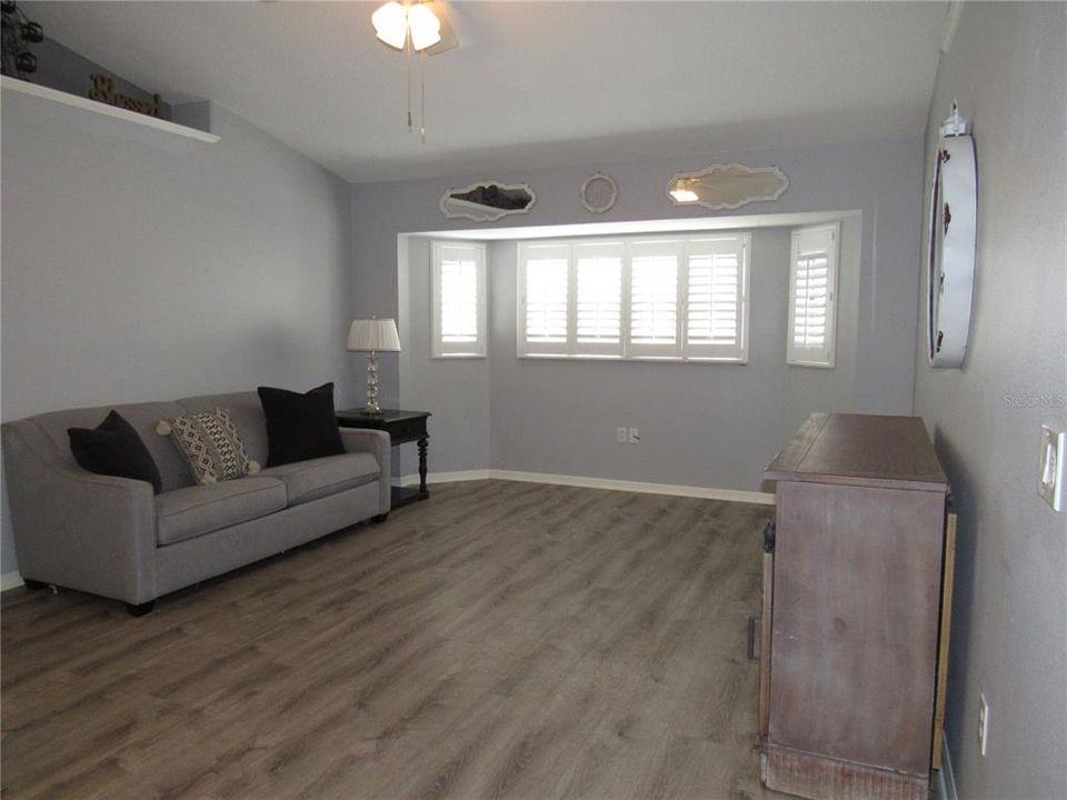 En Venta: $424,900 (3 camas, 2 baños, 2145 Pies cuadrados)