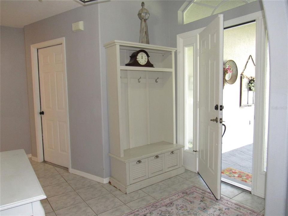 En Venta: $424,900 (3 camas, 2 baños, 2145 Pies cuadrados)