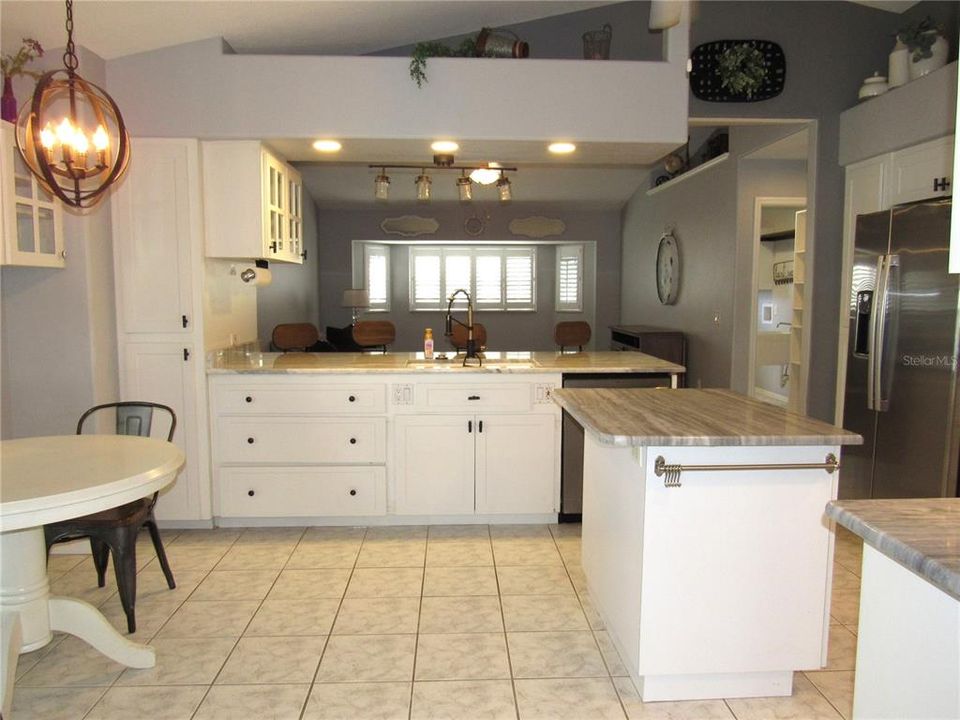 En Venta: $424,900 (3 camas, 2 baños, 2145 Pies cuadrados)