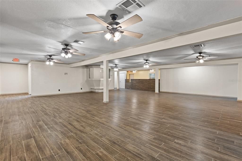 待售: $599,900 (0 贝兹, 0 浴室, 2340 平方英尺)