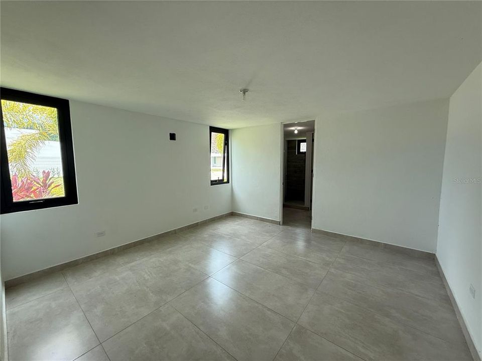 For Sale: $1,275,000 (4 beds, 2 baths, 2880 Square Feet)