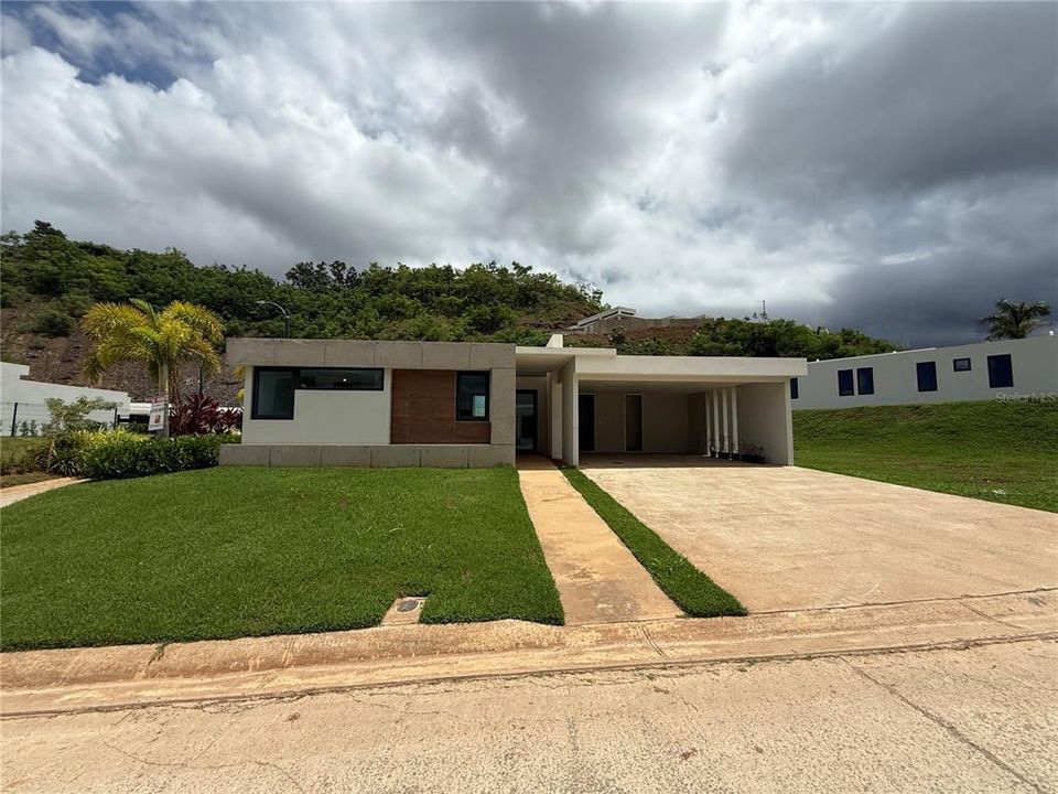 For Sale: $1,275,000 (4 beds, 2 baths, 2880 Square Feet)