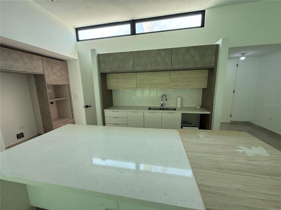 For Sale: $1,275,000 (4 beds, 2 baths, 2880 Square Feet)