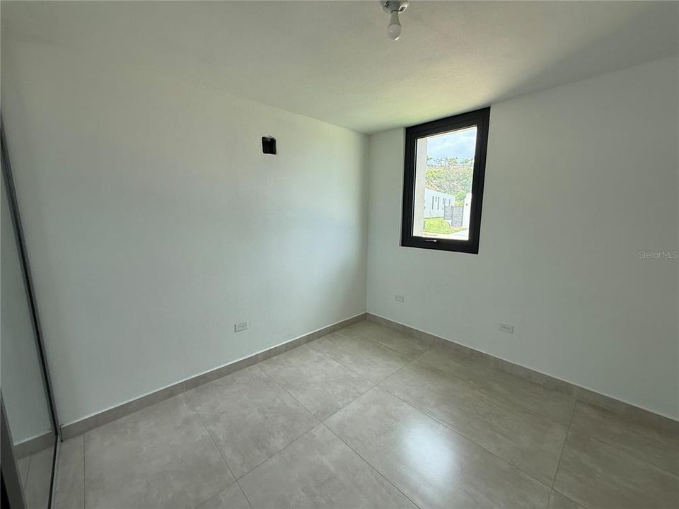 For Sale: $1,275,000 (4 beds, 2 baths, 2880 Square Feet)