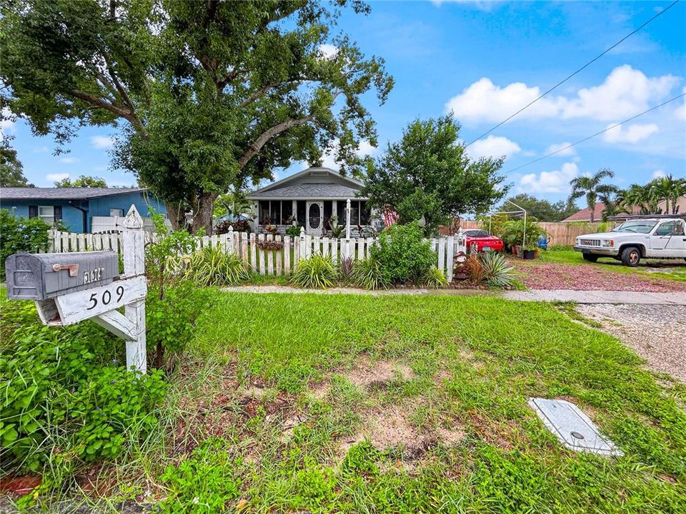 Под контрактом: $319,000 (4 спален, 2 ванн, 1078 Квадратных фут)