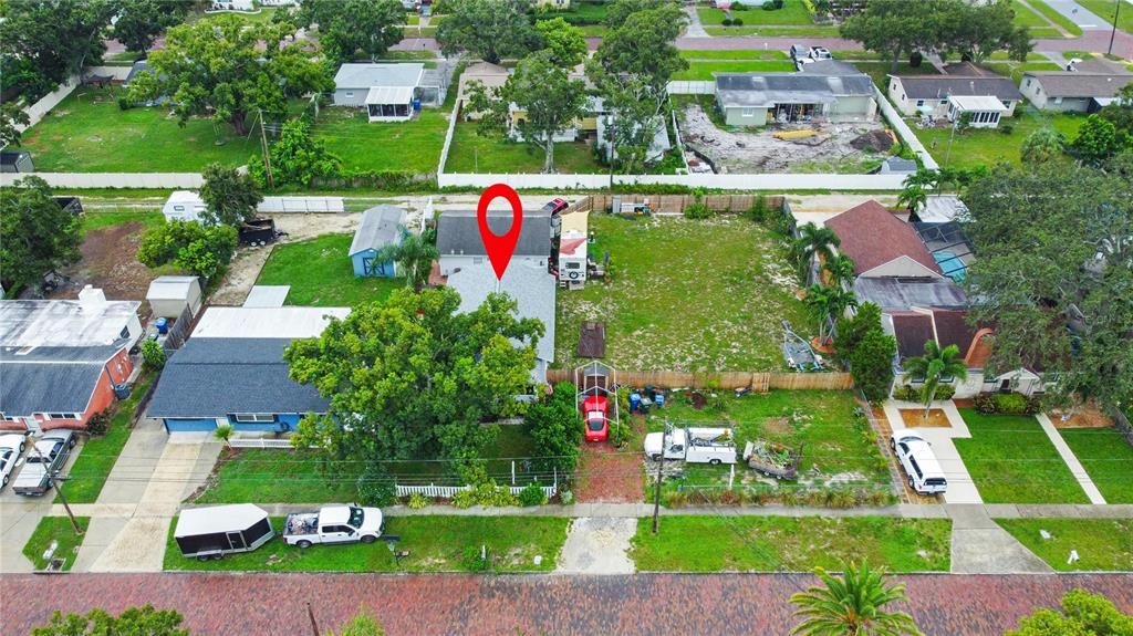 Под контрактом: $319,000 (4 спален, 2 ванн, 1078 Квадратных фут)